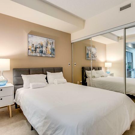 Stunning Condo Suite By Waterfront Торонто Экстерьер фото